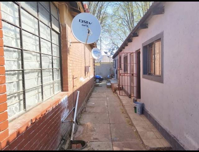 20 BEDROOM HOUSE FOR SALE IN JEPPESTOWN